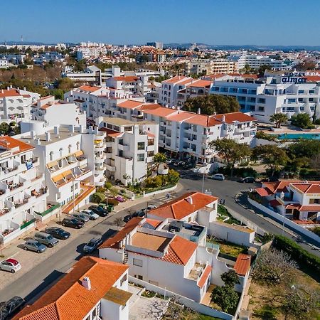 Typical T2 In Albufeira W/ Balcony By Lovelystay 외부 사진